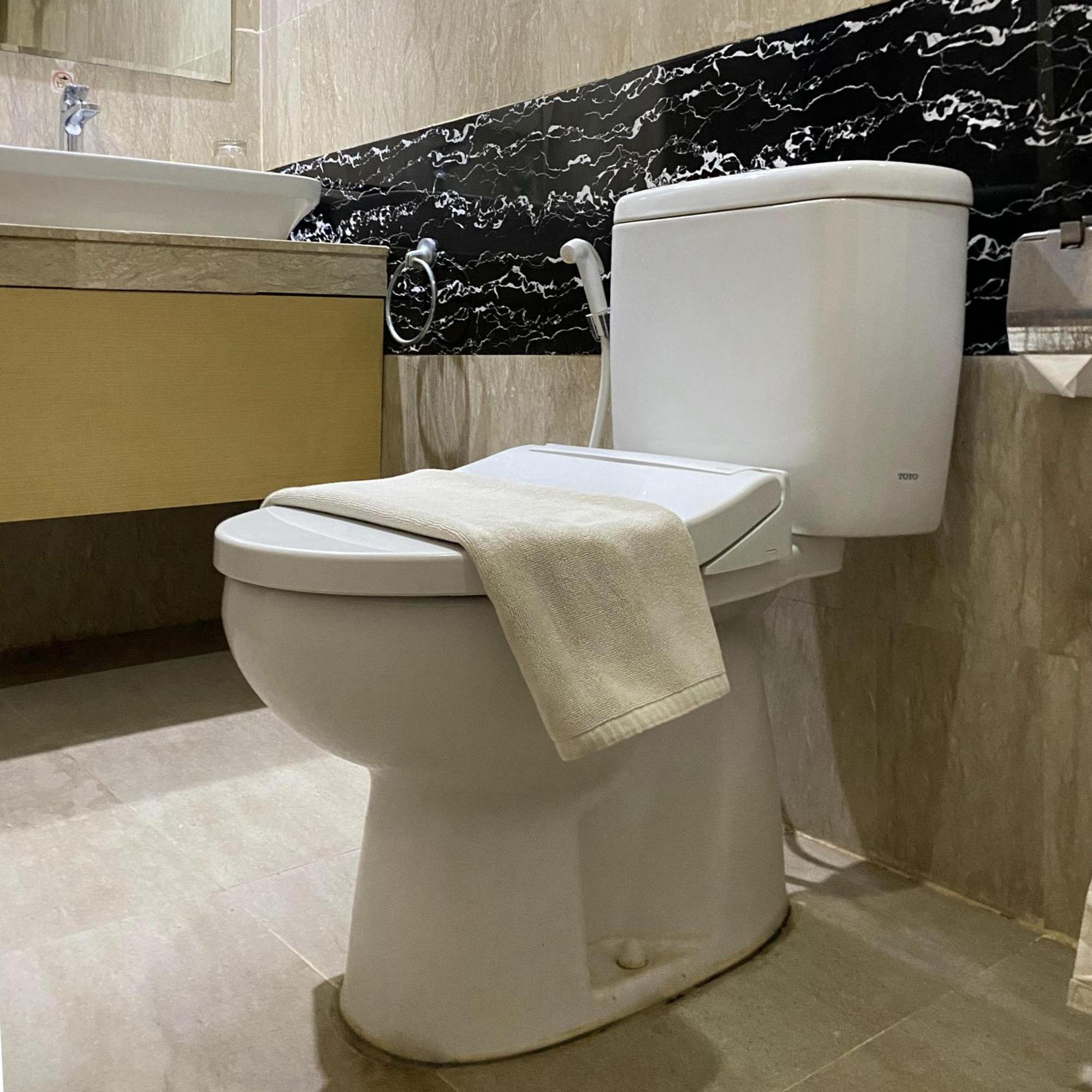 Hotel Travellers Hotel Phinisi 3*